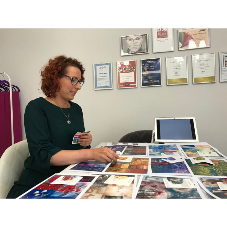 BASIC - Indywidualne szkolenie: analiza kolorystyczna 12 typów urody